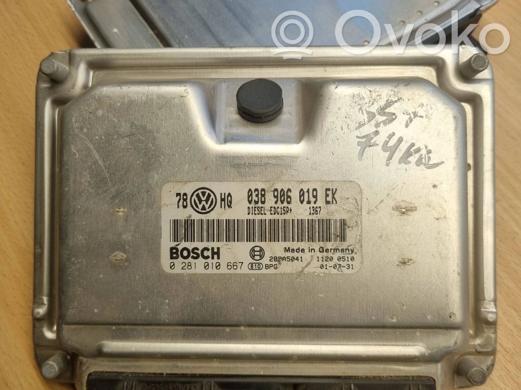 Volkswagen PASSAT B5.5 Engine control unit/module 