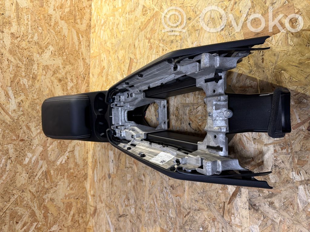 Porsche Macan (95B) Armrest 