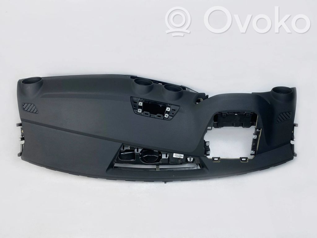 Dashboard   81B858041