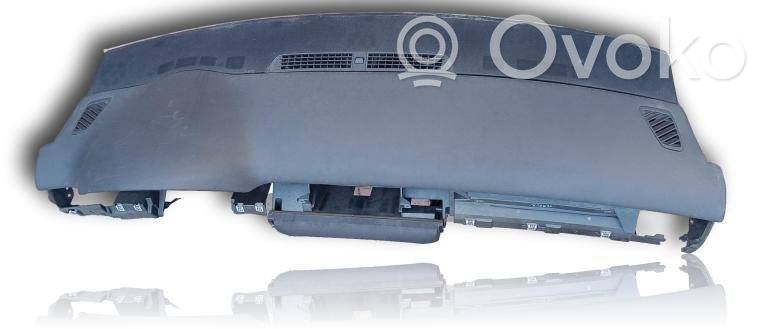 Panelis   4E1857003D35