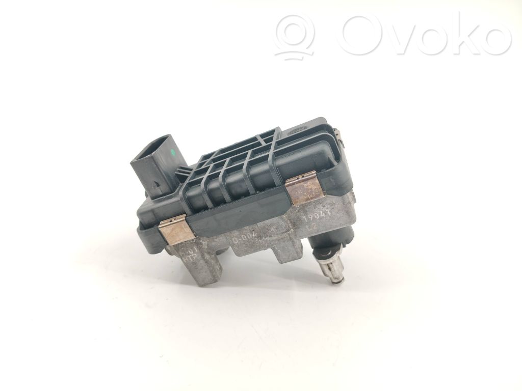 BMW 7 E65 E66 Turbinos elektrinis valdymo aktuatorius 
