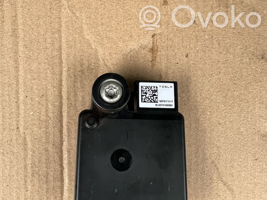 Tesla Model Y Distronic sensor radar 