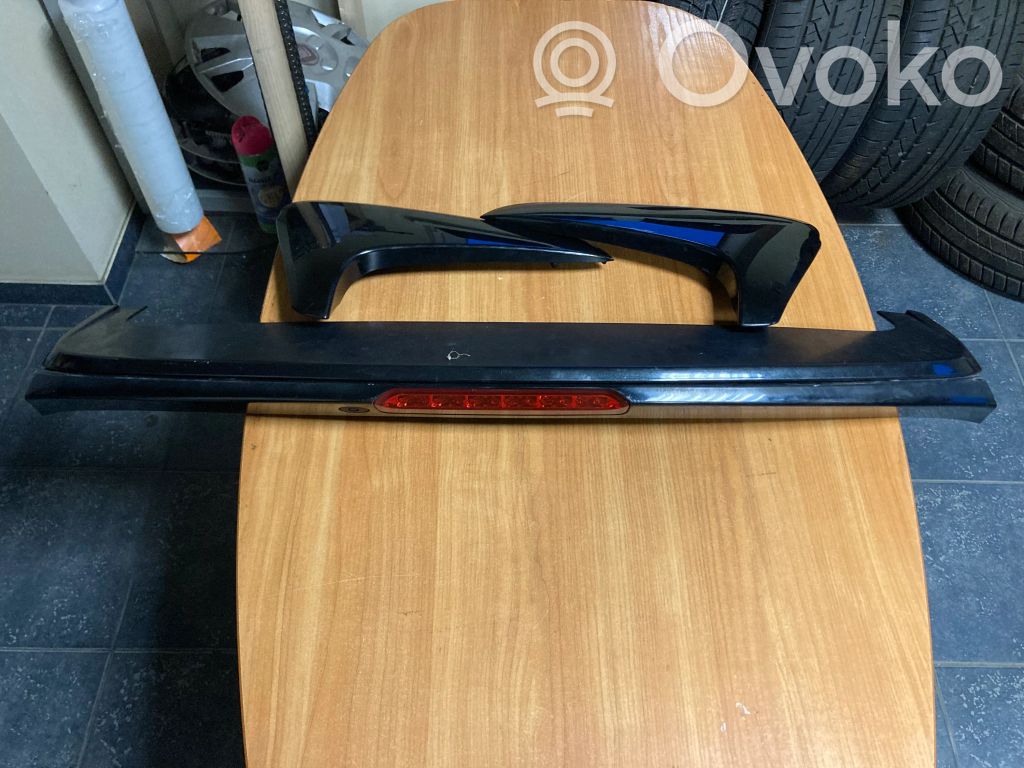 Tailgate/trunk spoiler