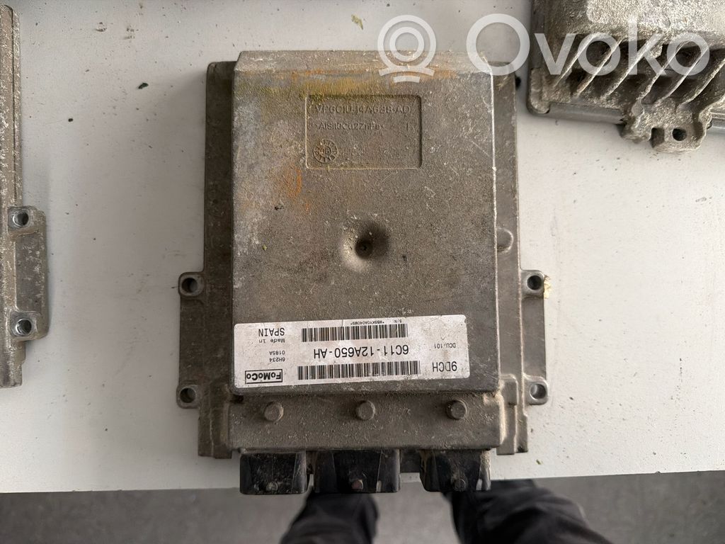 Unidad de control/módulo del motor   6C1112A650AH
