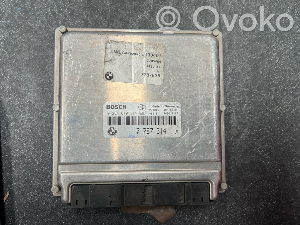 BMW 5 E39 Engine control unit/module 