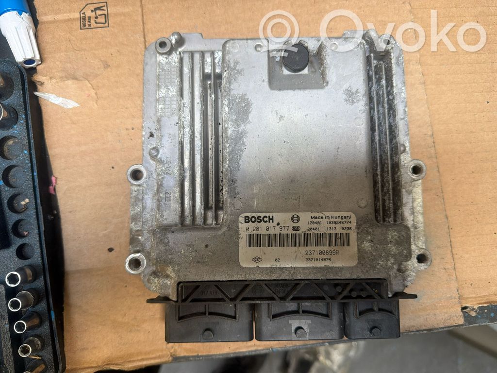 Renault Master III Engine control unit/module 