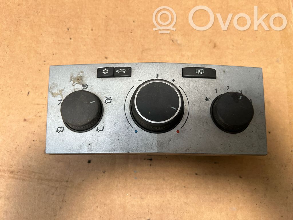 Opel Astra H Oro kondicionieriaus/ klimato/ pečiuko valdymo blokas (salone) 