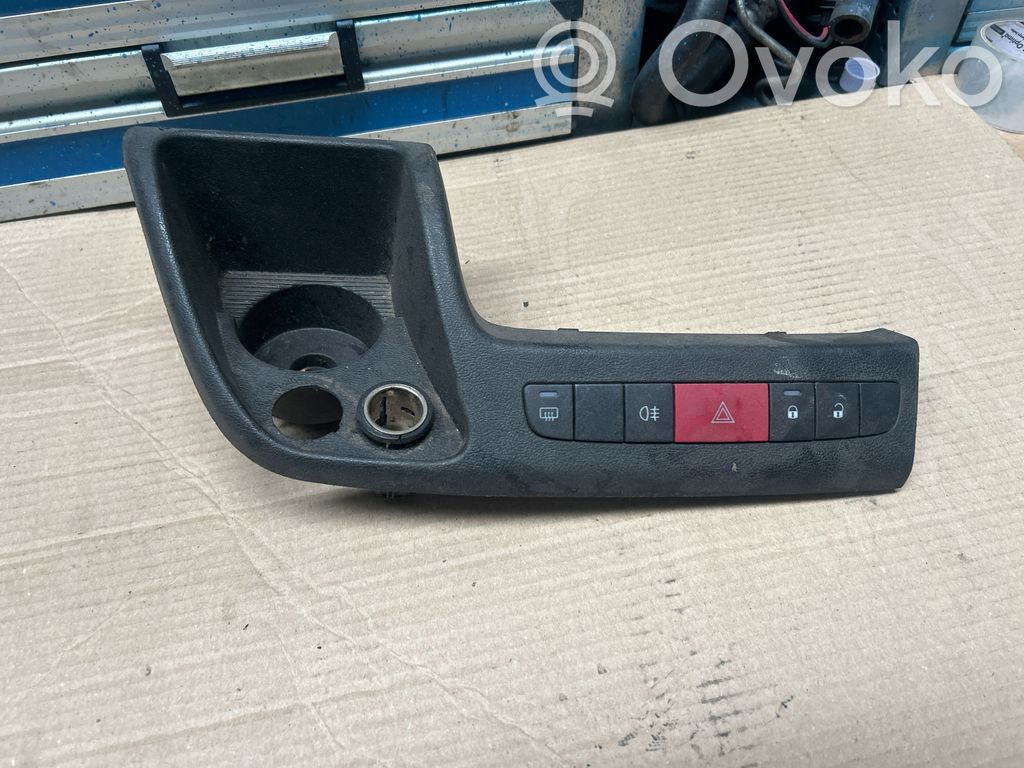 Fiat Ducato Botón interruptor de luz de peligro 