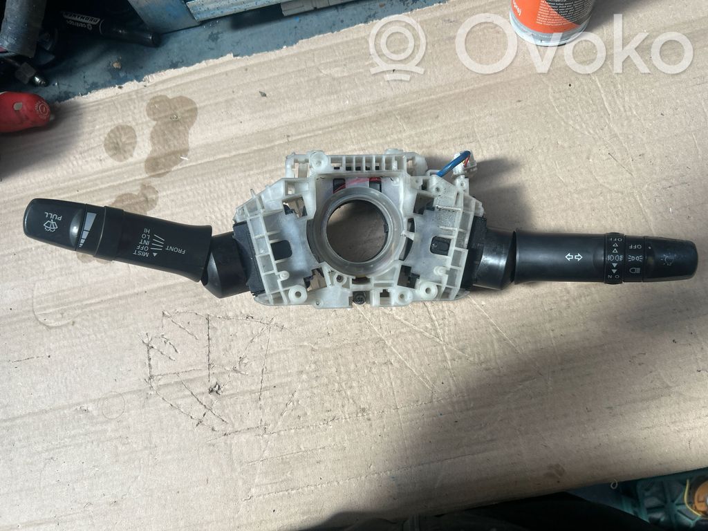 Mitsubishi L200 Interruptor del limpiafaros 