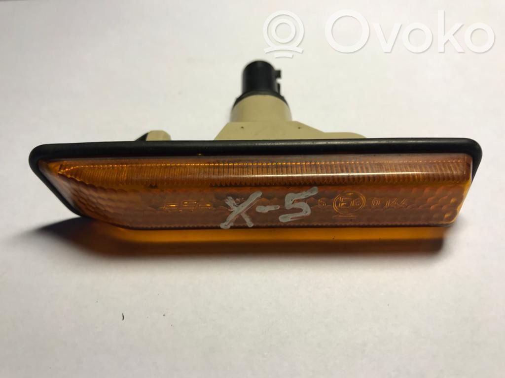 BMW X5 E53 Front fender indicator light 