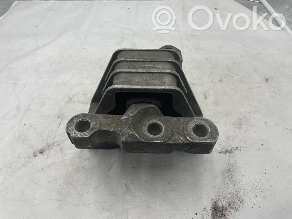 Opel Vectra C Engine mount bracket 