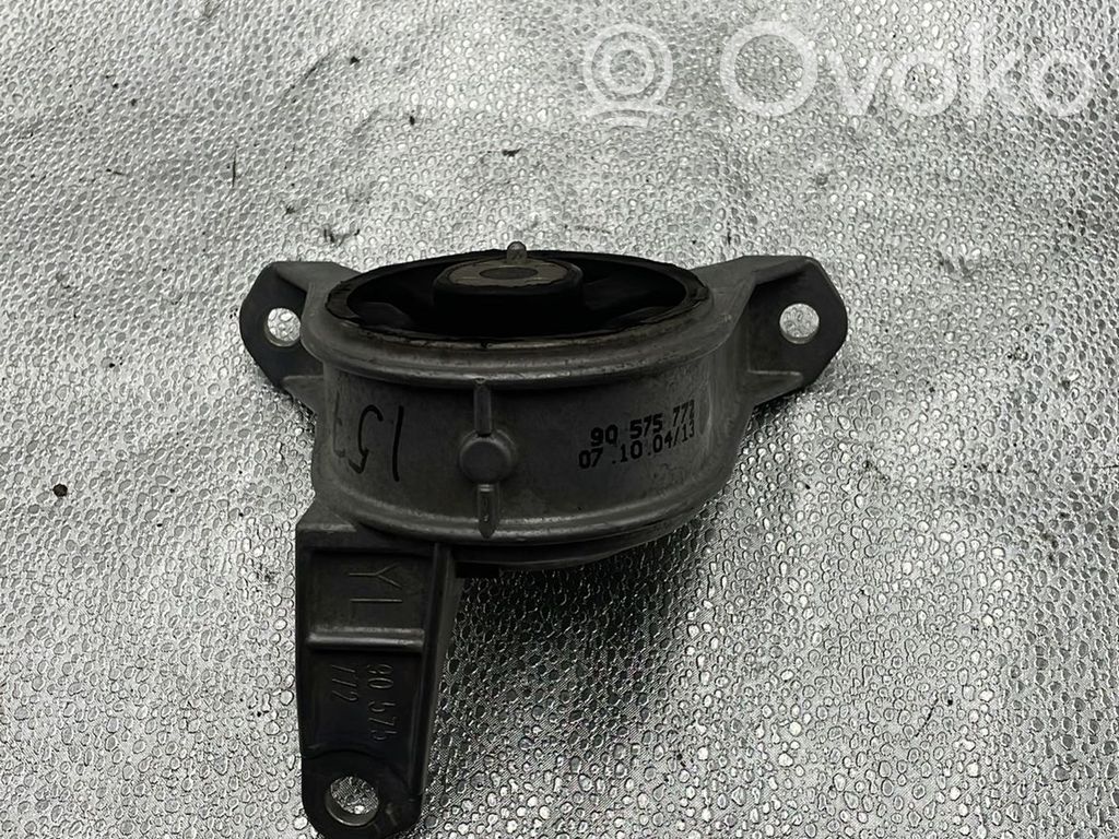 Engine mount bracket   15721F,5684051