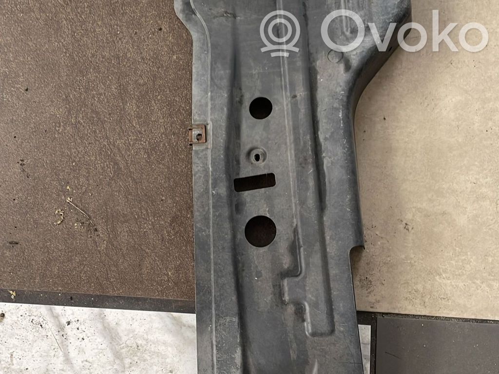 Opel Insignia A Moottorin alustan välipohjan roiskesuoja 