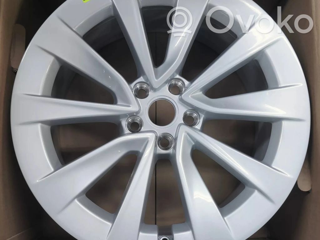 Tesla Model 3 R19-alumiinivanne 
