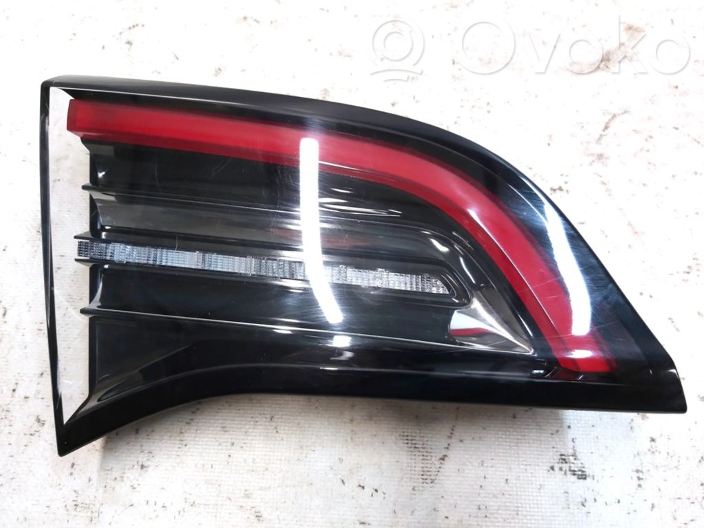 Tesla Model Y Tailgate rear/tail lights 