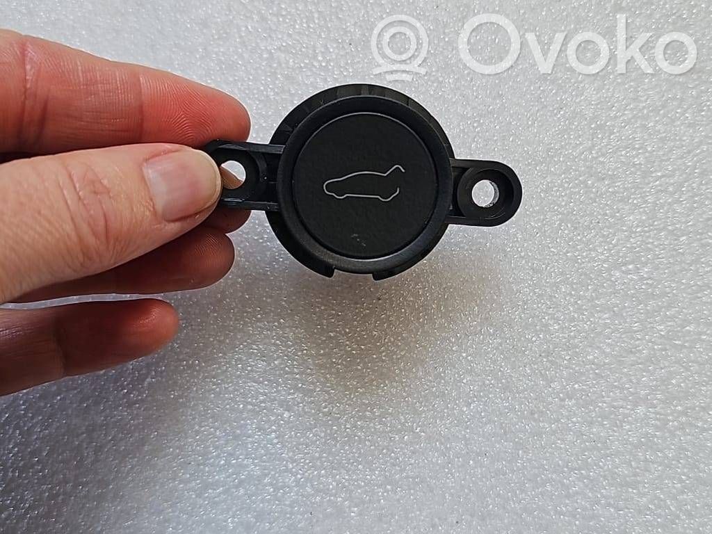 Tesla Model Y Interrupteur d'ouverture de coffre 