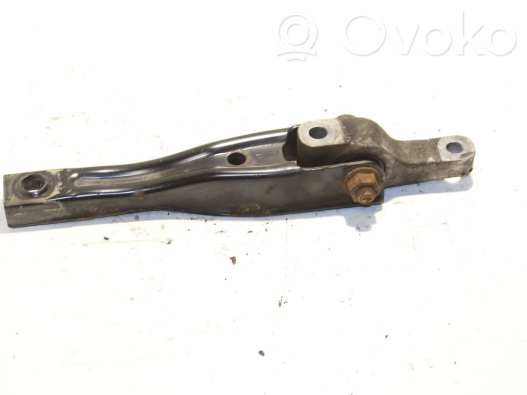 Volkswagen Golf VII Gearbox mounting bracket 