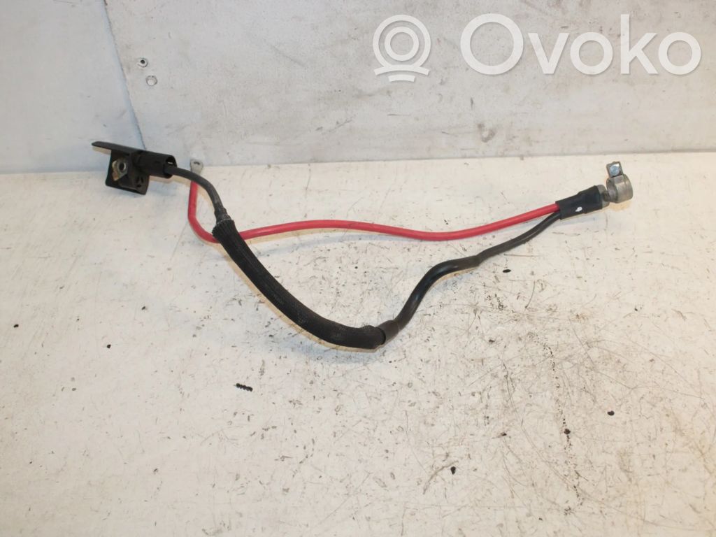 Volkswagen Tiguan Positive cable (battery) 