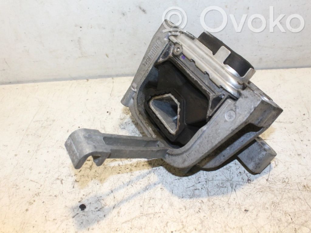 Volkswagen Golf VII Engine mount bracket 