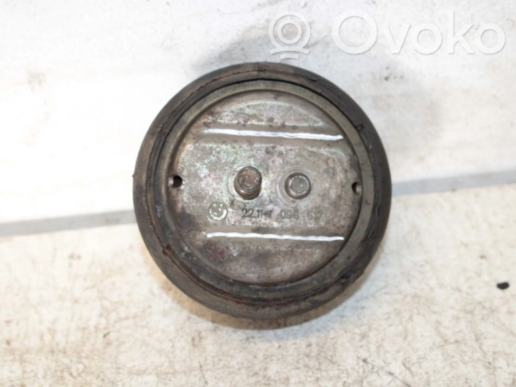 BMW 5 E39 Engine mount bracket 