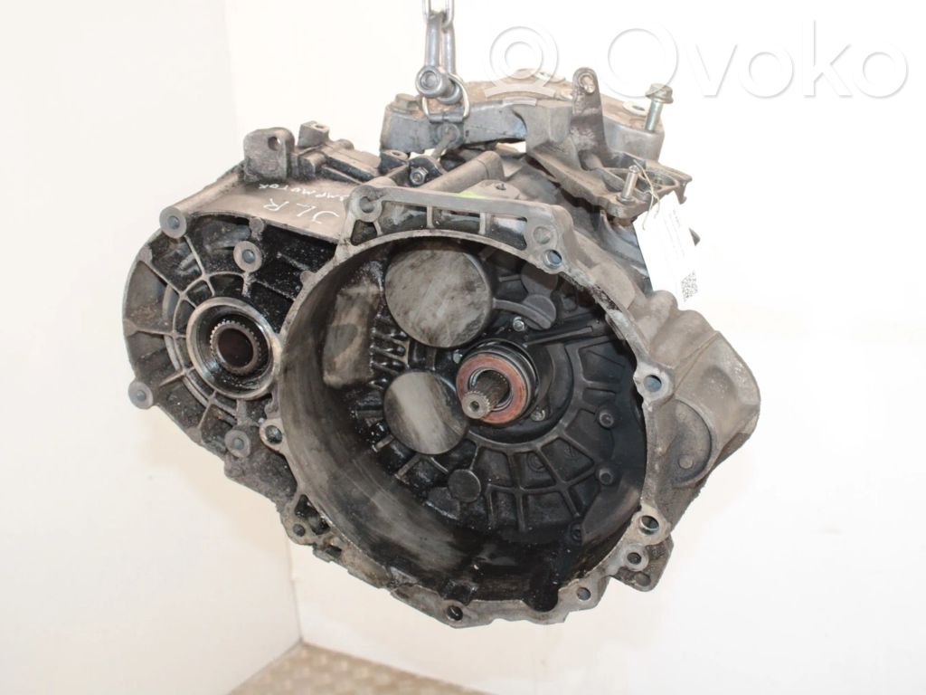 Volkswagen PASSAT B6 Manual 6 speed gearbox 