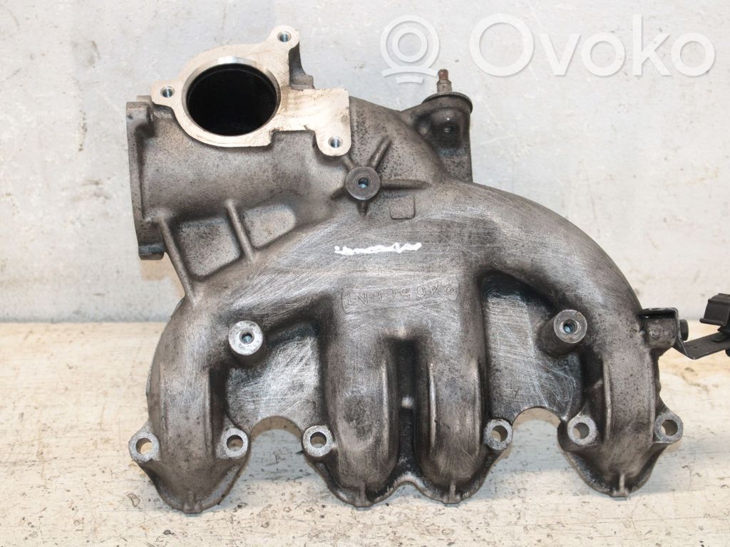 Audi A4 S4 B7 8E 8H Colector de admisión 