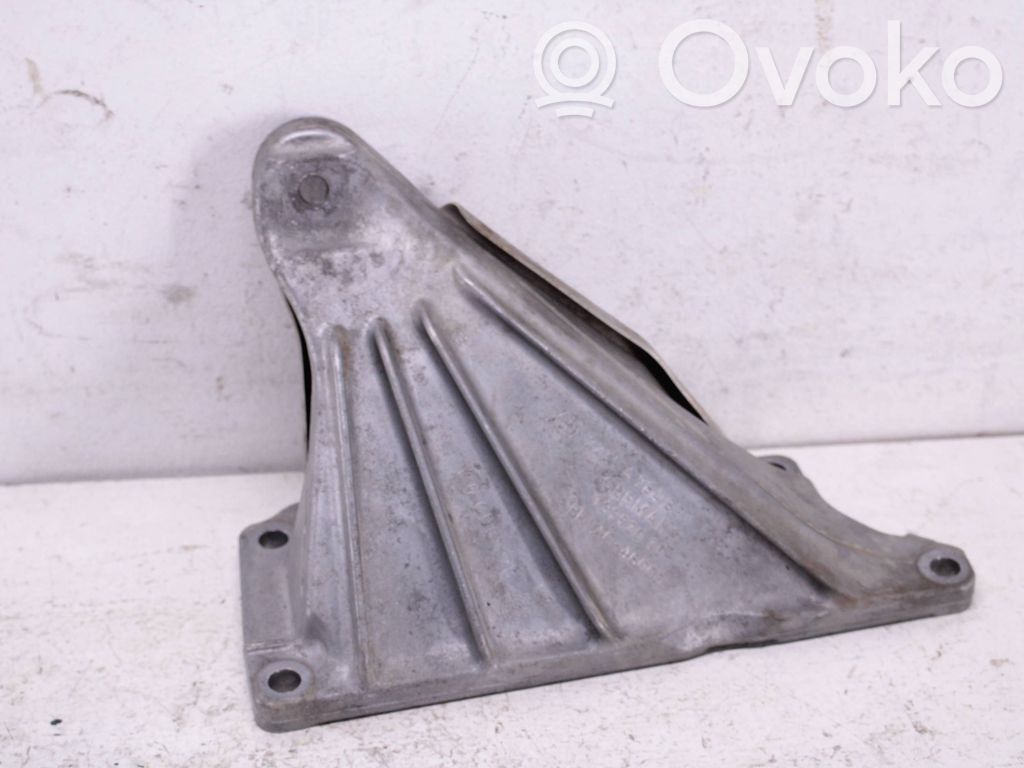 BMW X3 F25 Engine mounting bracket 