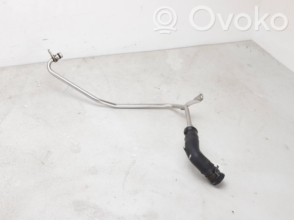 Volkswagen PASSAT B7 Engine coolant pipe/hose 