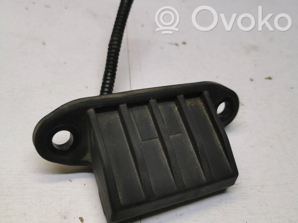 Toyota RAV 4 (XA40) Tailgate opening switch 
