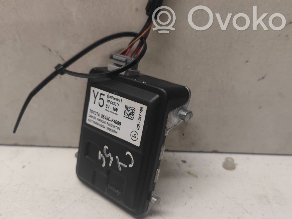 Toyota RAV 4 (XA40) Windshield/windscreen camera 