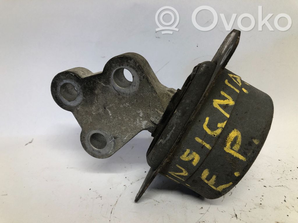 Engine mount bracket   13227734,00682028,0682039,13227728,13312093,13312098,682873,682879