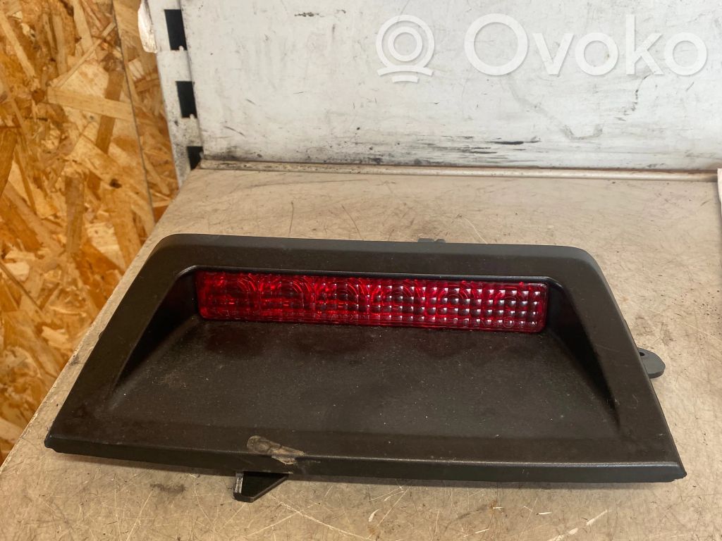 Chrysler 300 - 300C Third/center stoplight 