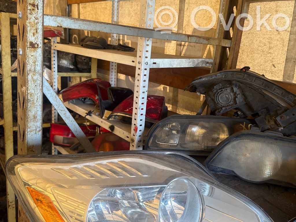 Ford Kuga I Scheinwerfer 