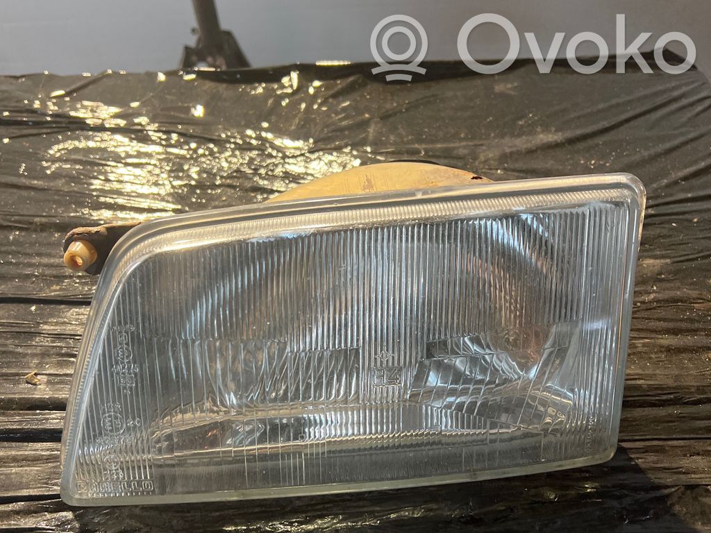 Headlight/headlamp   90181002,03755381