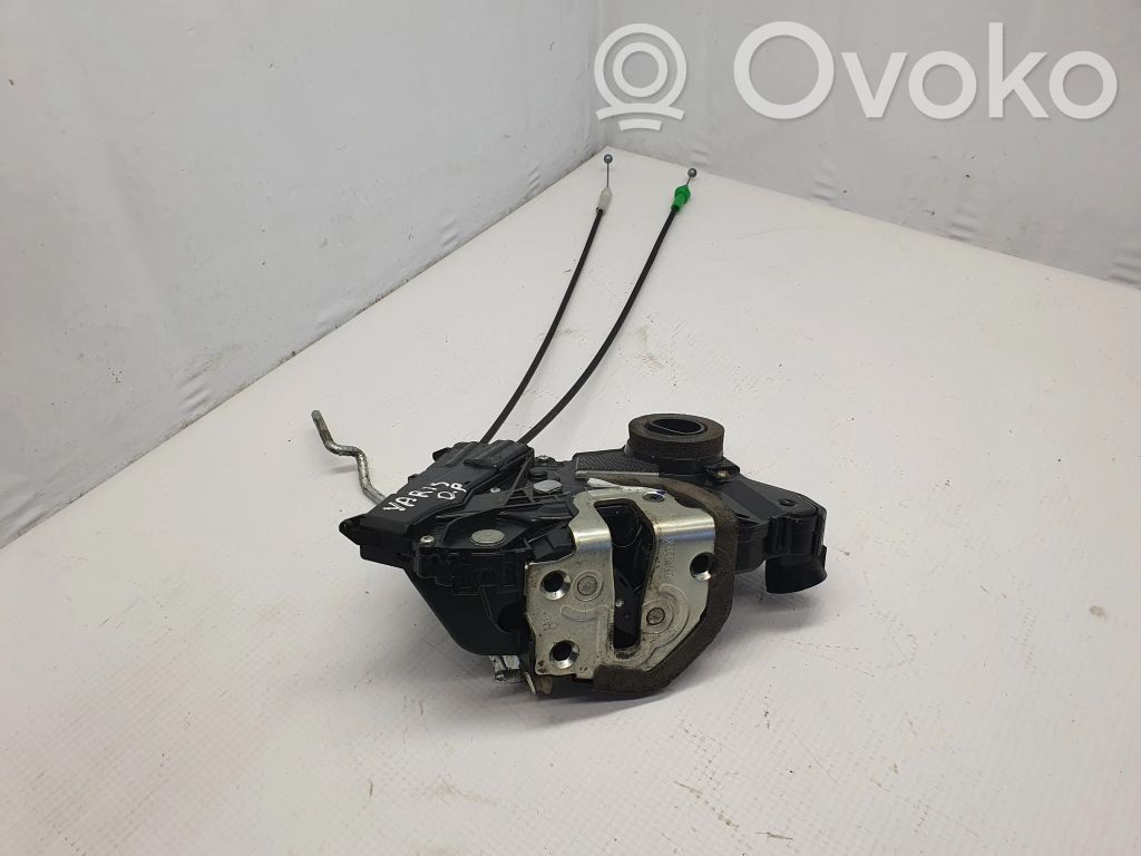 Toyota Yaris Front door lock 
