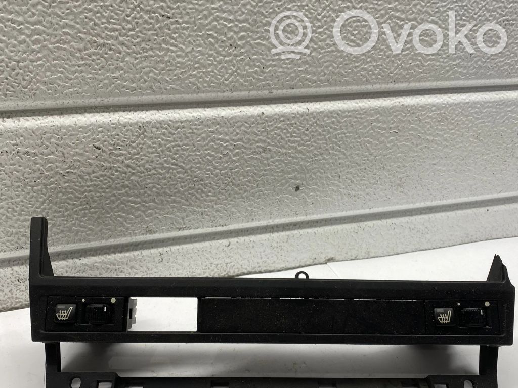 BMW 5 E39 Kita salono detalė 