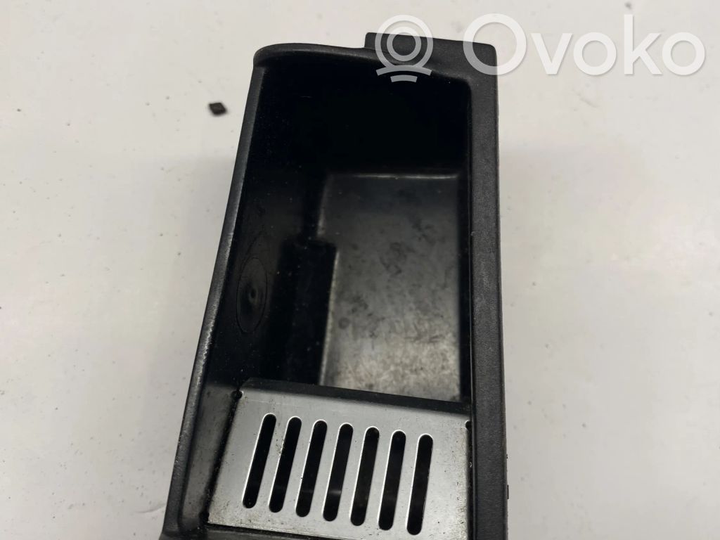 BMW 7 E65 E66 Pelnutrauks 
