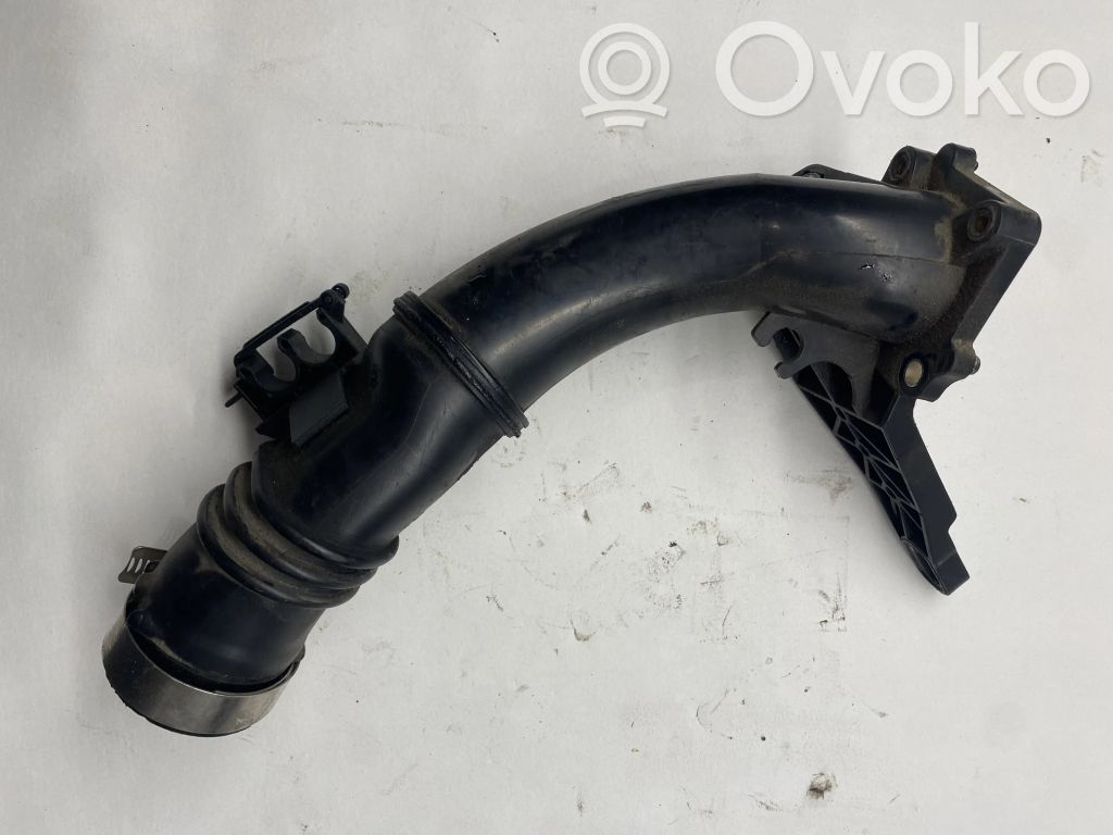 Intercooler hose/pipe   AV609351