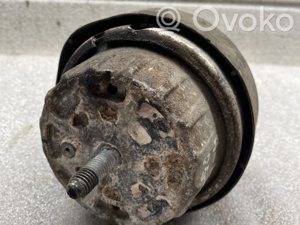 Engine mount bracket   4F0199382AD