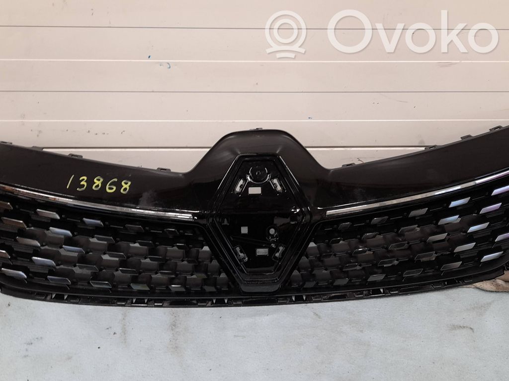Renault Clio V Front bumper upper radiator grill 