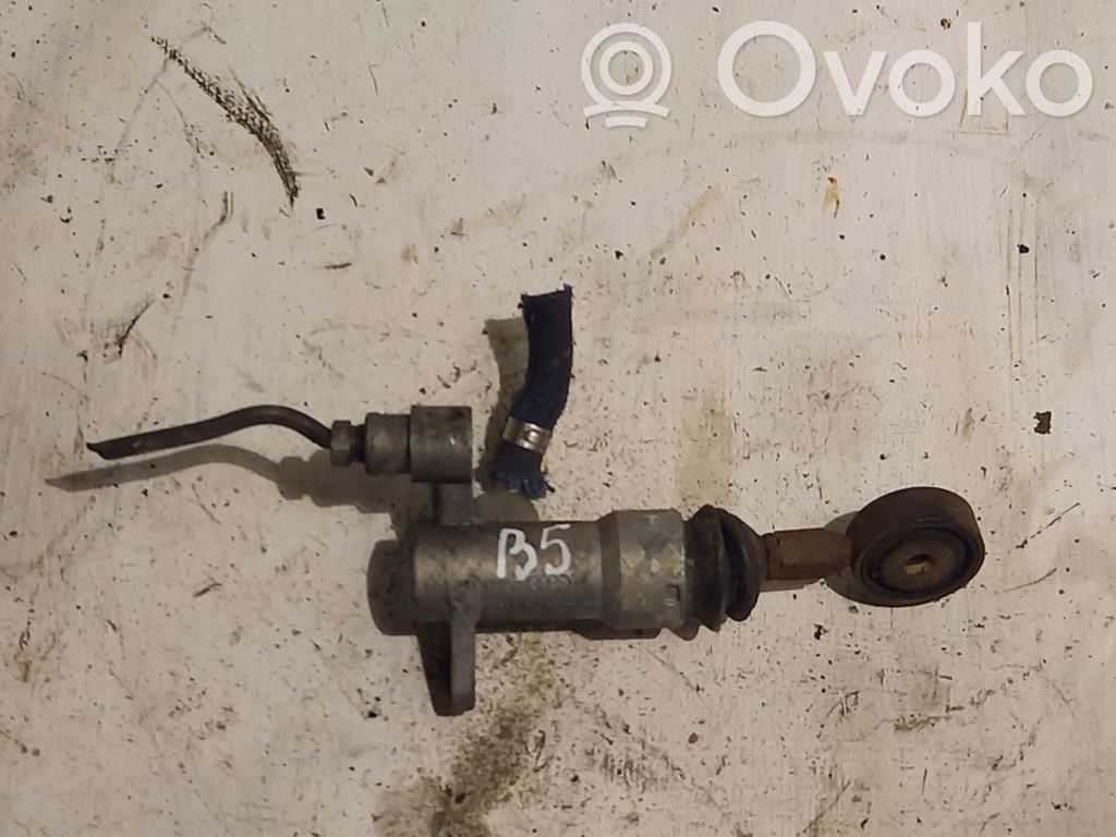 Volkswagen PASSAT B5 Kytkimen pääsylinteri 
