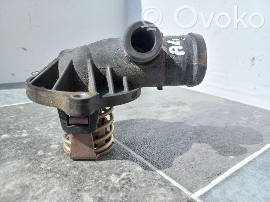 Audi A4 S4 B8 8K Termostatas 