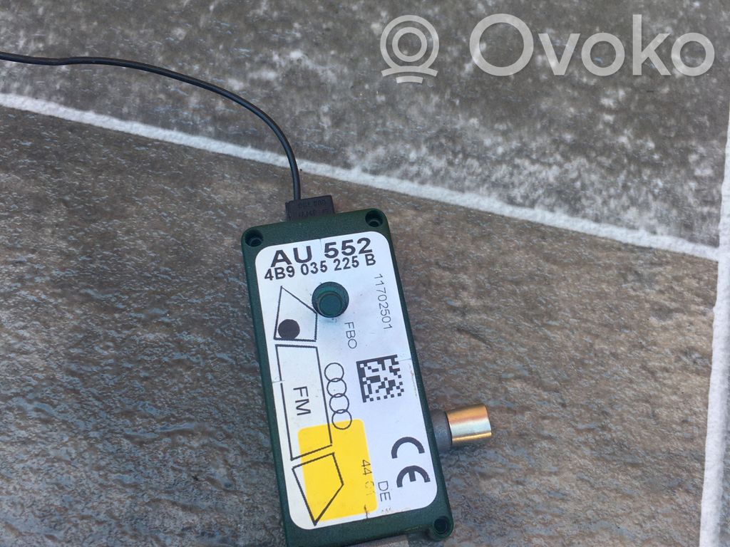 Audi A6 S6 C5 4B Pystyantennivahvistin 