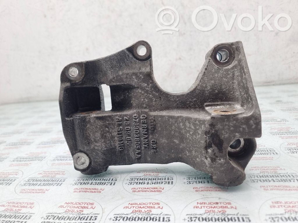 Audi Q7 4L Generator/alternator bracket 