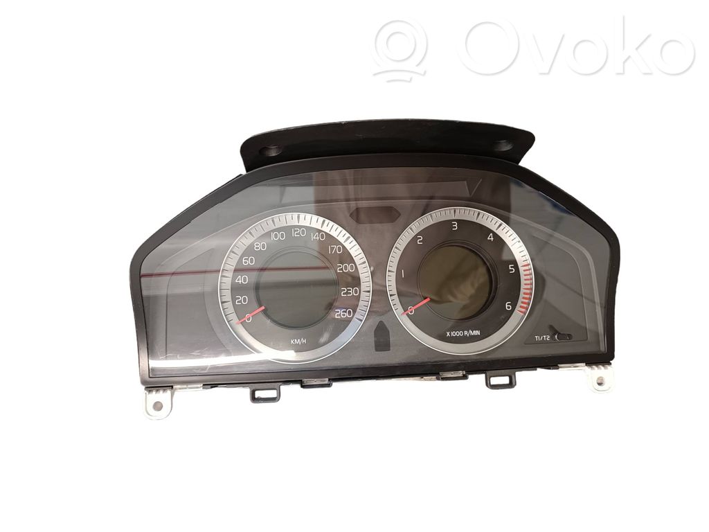 Volvo XC70 Speedometer (instrument cluster) 
