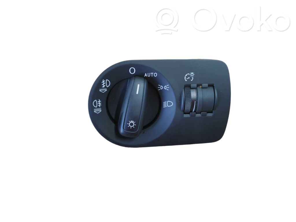 Audi Q3 8U Light switch 