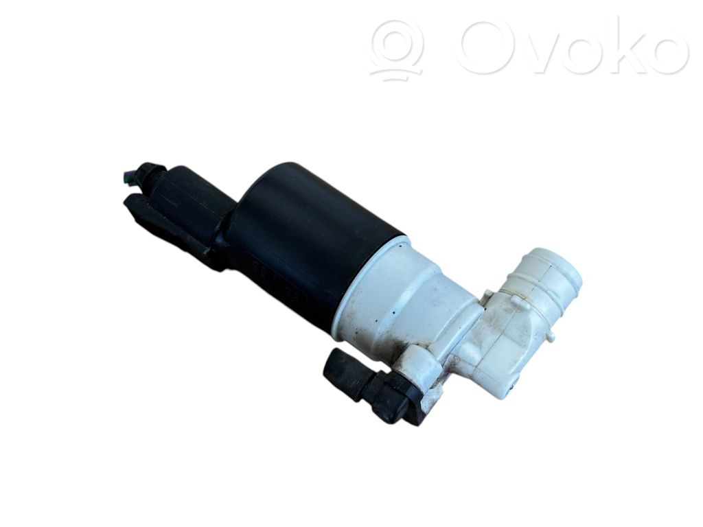 Volvo V60 Windscreen/windshield washer pump 