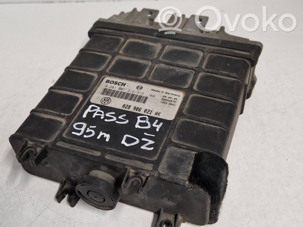 Volkswagen PASSAT B4 Engine control unit/module 