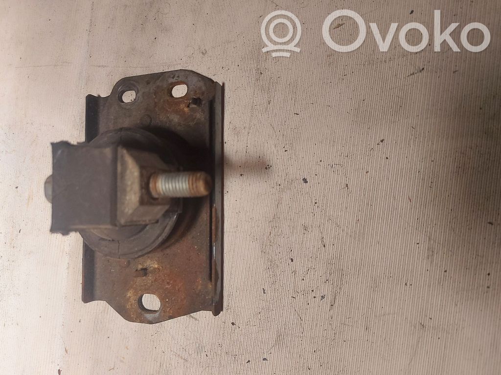 Opel Vivaro Engine mount bracket 