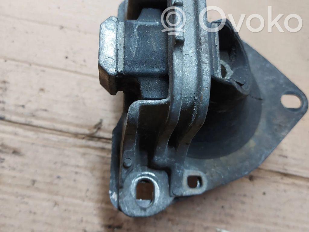 Renault Espace III Engine mount bracket 